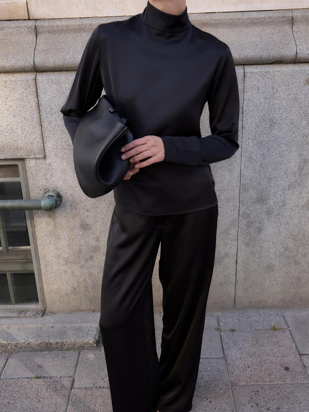 Marville Road The Sophia satin blouse, sort