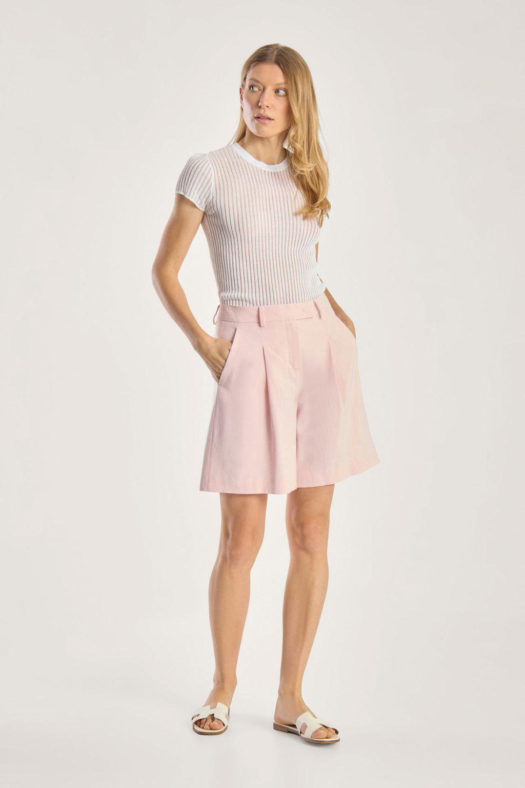 Seductive Chrissy shorts, fine linen, sort