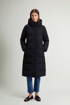 Woolrich Madison Quilted Coat, matt Stretch Nylon sort