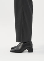 Vagabond Hedda Skolett, Sort