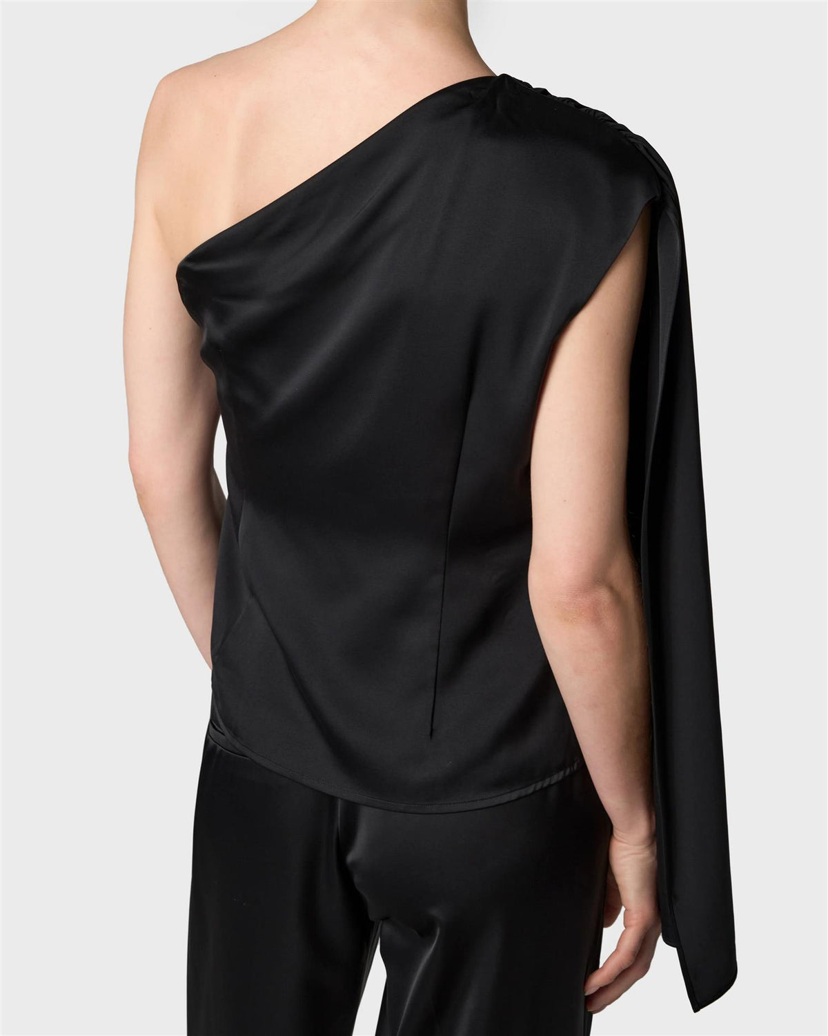 Marville Road The Jessie satin top, sort