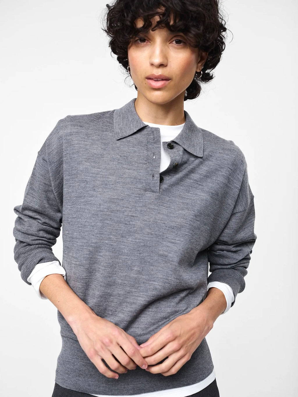 Julie Josephine Benedicte Polo, Stone grey