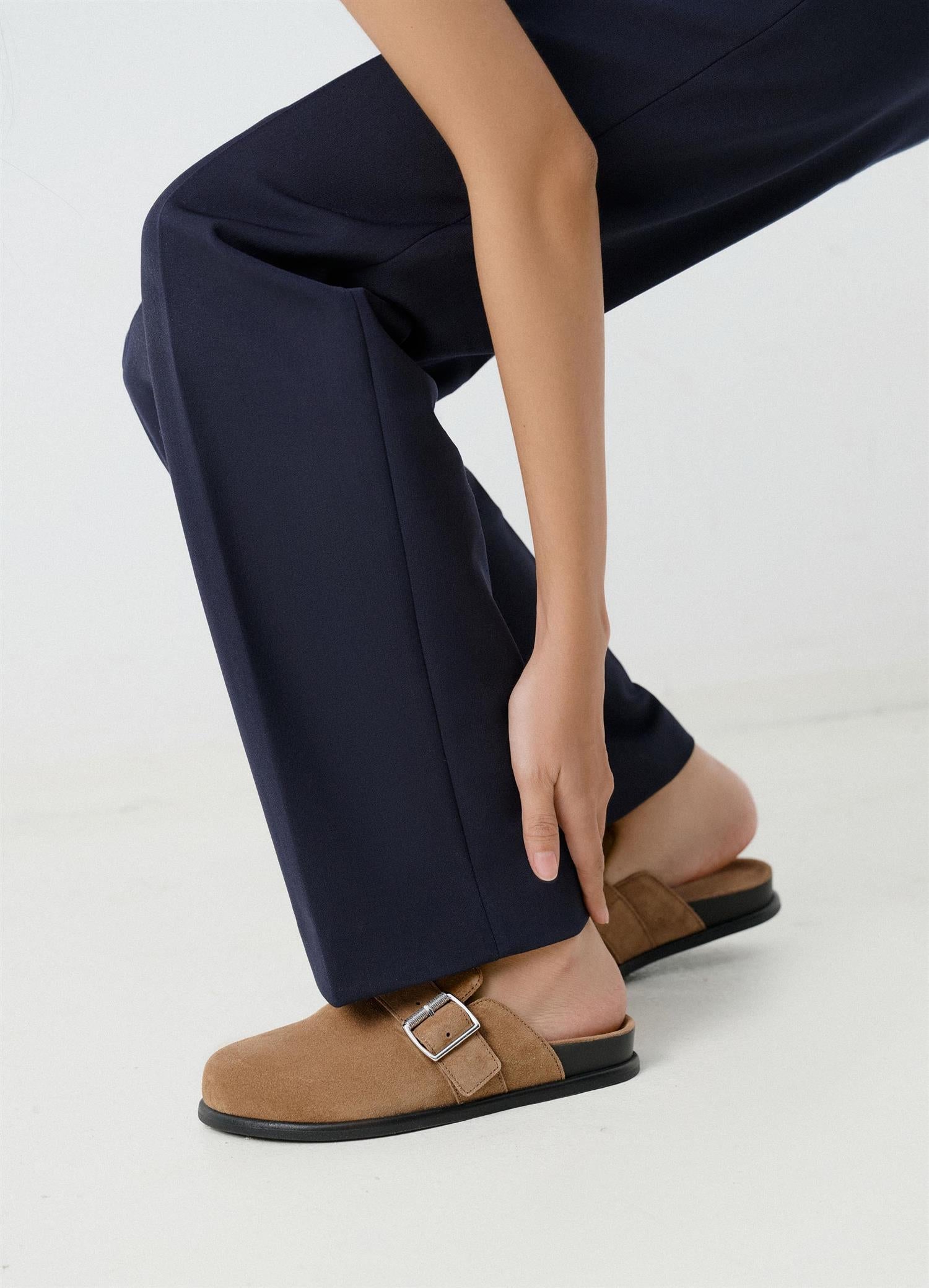 Vagabond Effie mule, dark sand