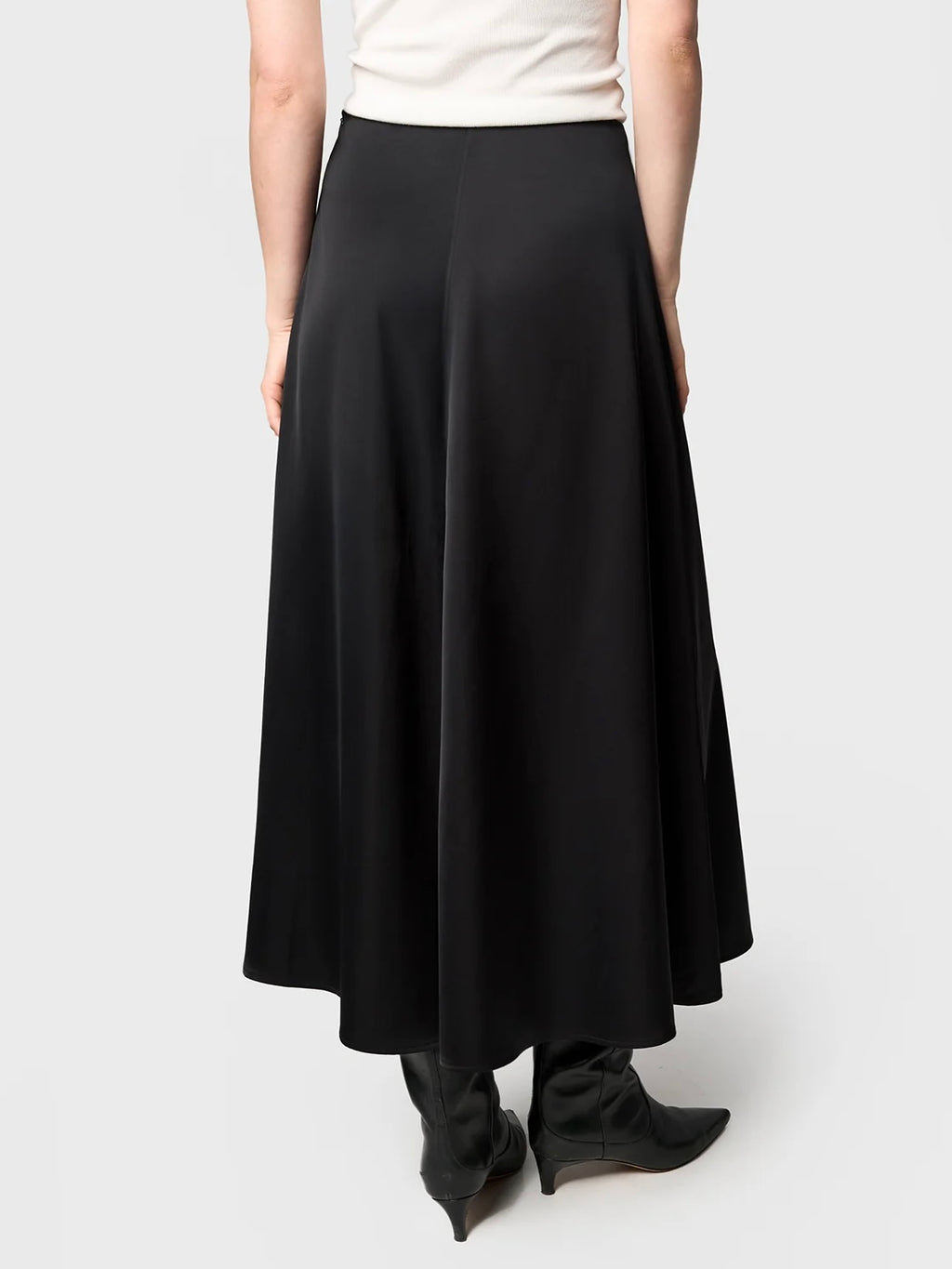 Marville Road The Rhonda satin skirt, sort