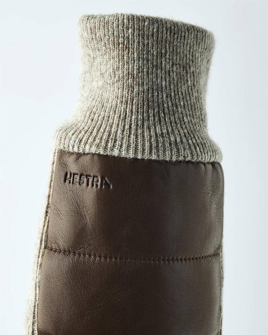 Hestra Jeanne mitt, light brown