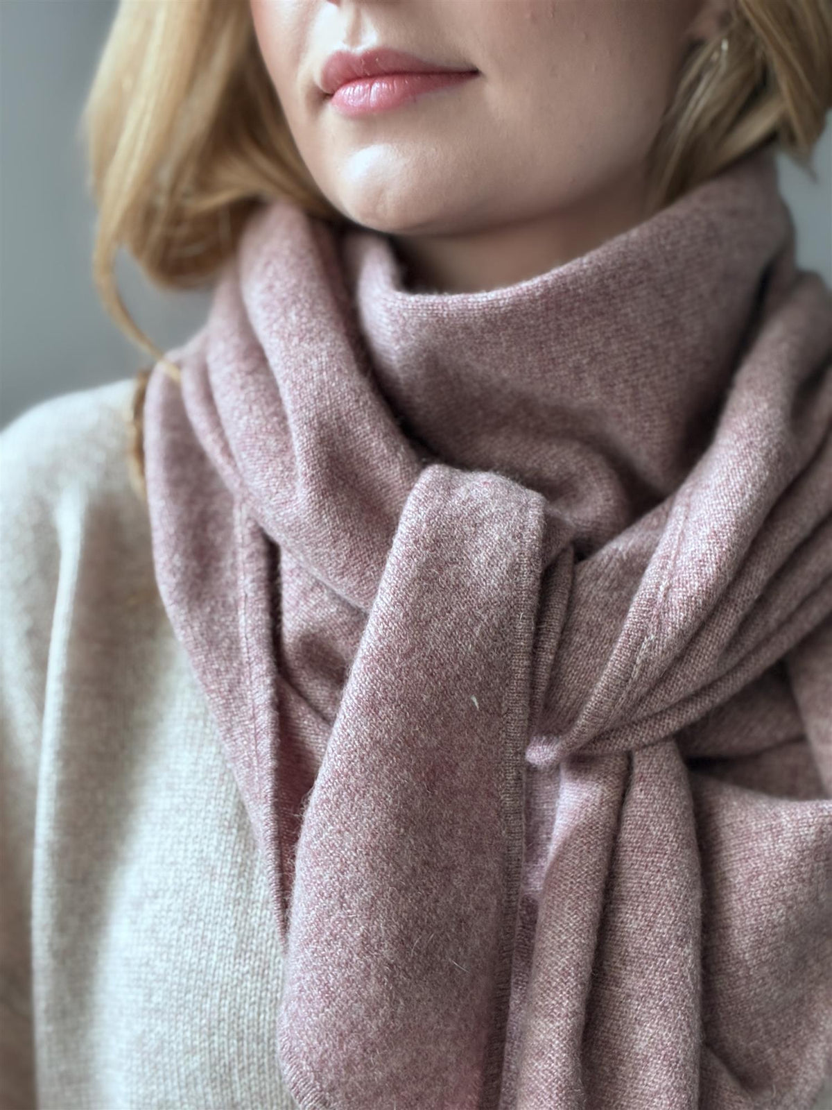 Notshy Cashmere Eleonore skjerf, granit