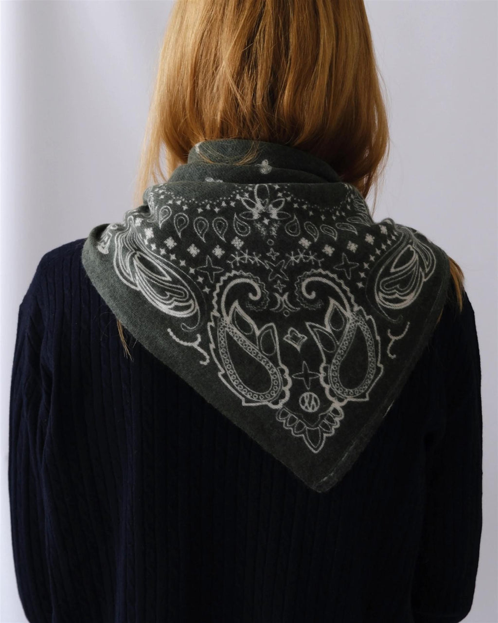 Lescarf Cashmere Paisley scarf 65x65, green