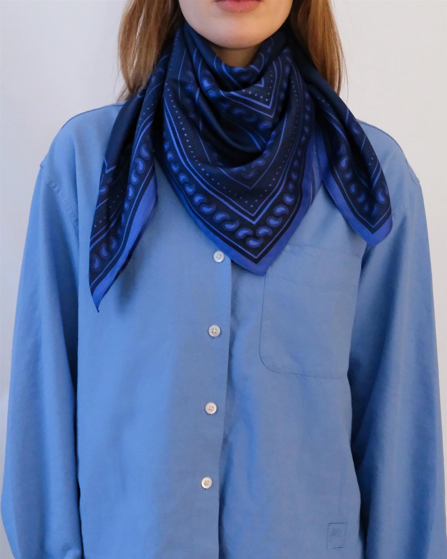 Lescarf Paisley scarf, Royal blue 80x80