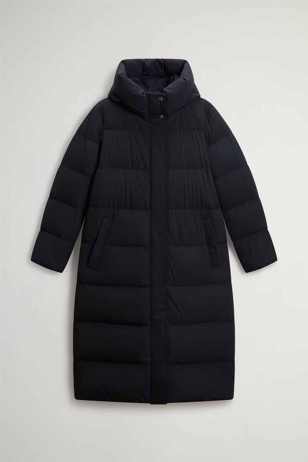 Woolrich Madison Quilted Coat, matt Stretch Nylon sort