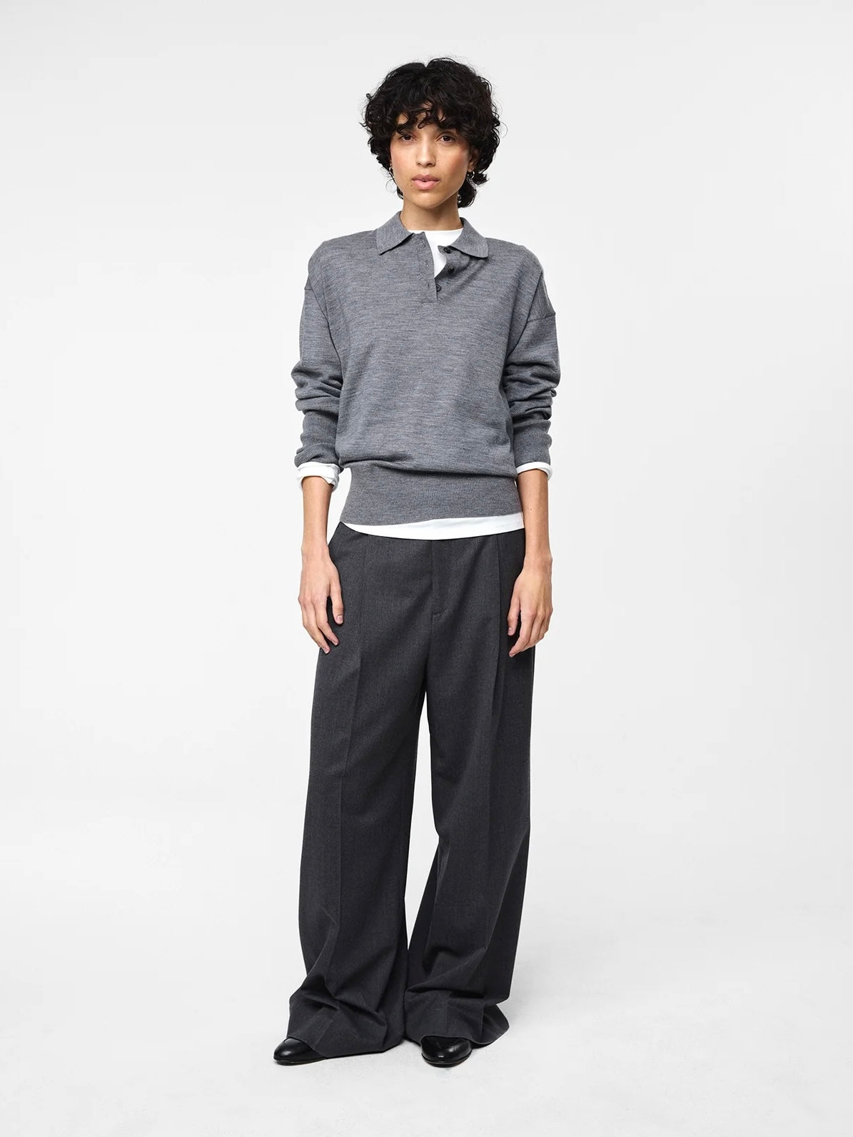 Julie Josephine Benedicte Polo, Stone grey