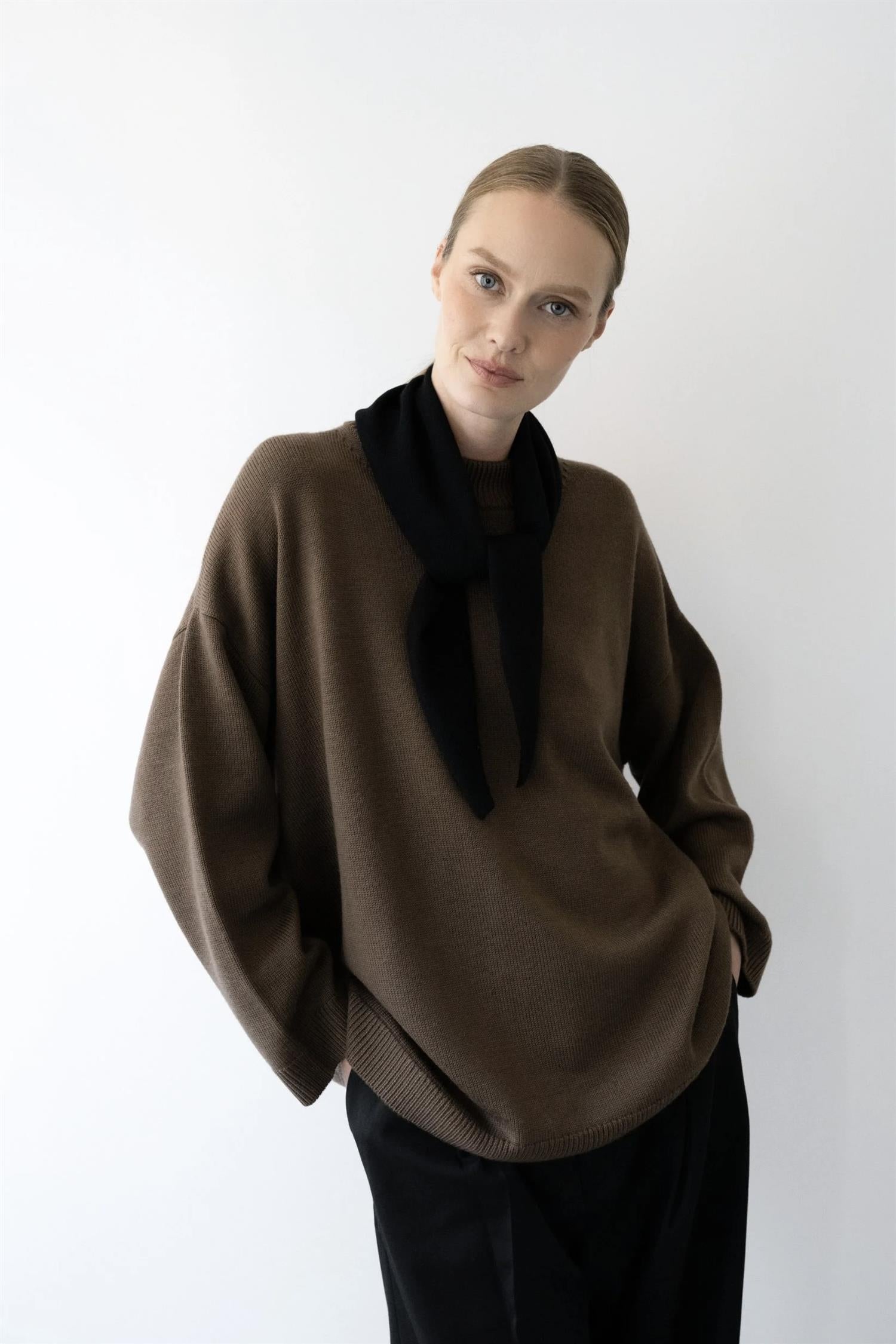 Julie Josephine Henriette sweather, dark brown