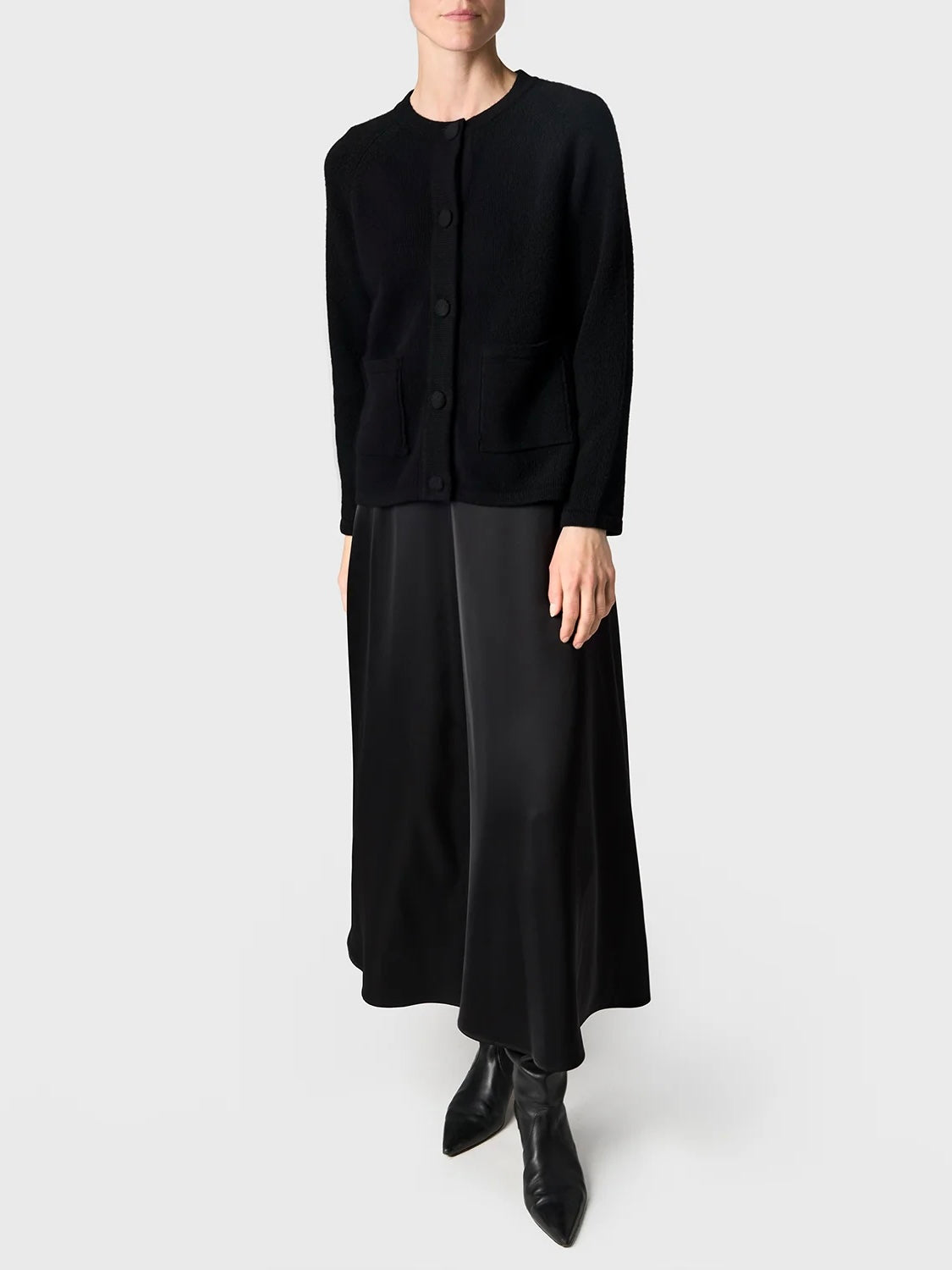 Marville Road The Rhonda satin skirt, sort