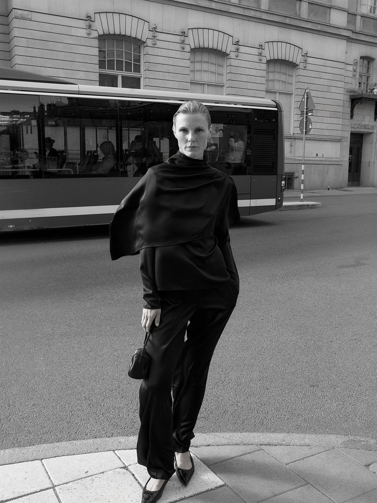 Marville Road The Sophia satin blouse, sort