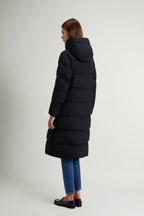 Woolrich Madison Quilted Coat, matt Stretch Nylon sort