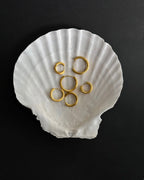 Philippa Studios Wave Satin Hoops Large, forgylt gull