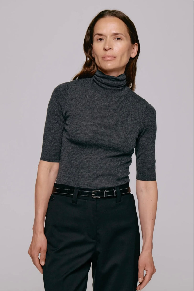 Julie Josephine Embla Slim Leather belt, black